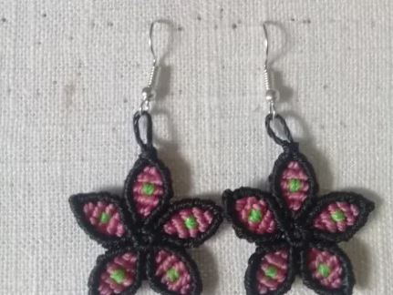 Alma de Colores Macrame Flower Earrings